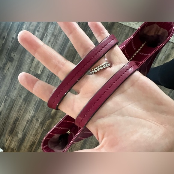 Kate Spade ECU Margareta Cranberry Heart X-large Tote - Picture 15 of 16